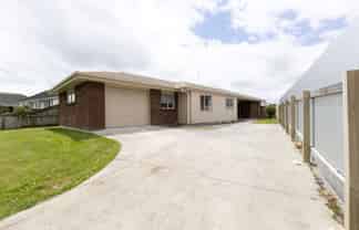 11 Upham Terrace, Roslyn