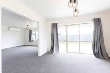 11 Upham Terrace, Roslyn