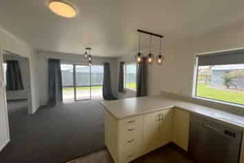 11 Upham Terrace, Roslyn