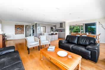 424B Manawaora Road, Russell