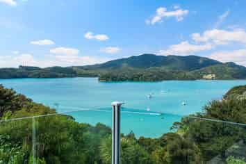 424B Manawaora Road, Russell