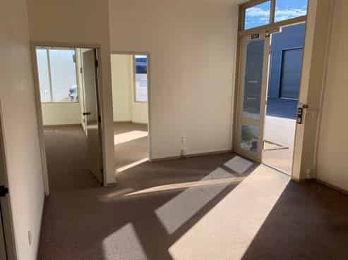 Modern Workshop/Warehouse with Office