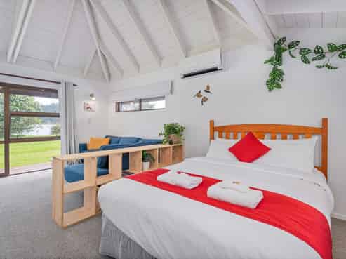 8/223 Main Road, Tairua