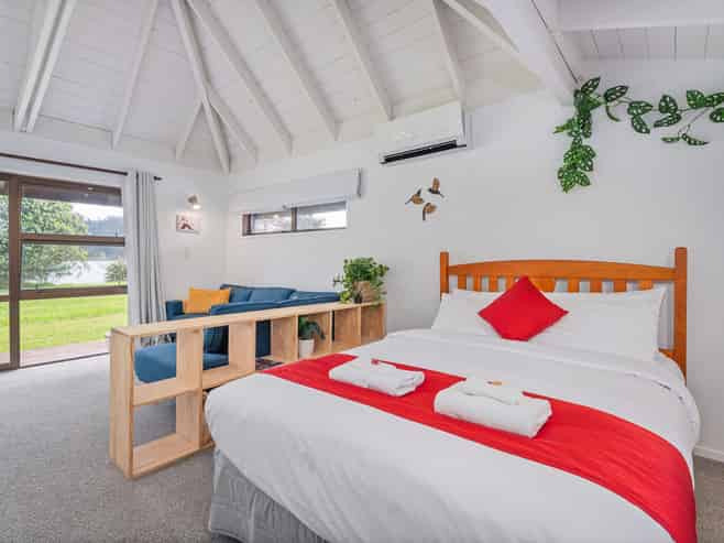 8/223 Main Road, Tairua