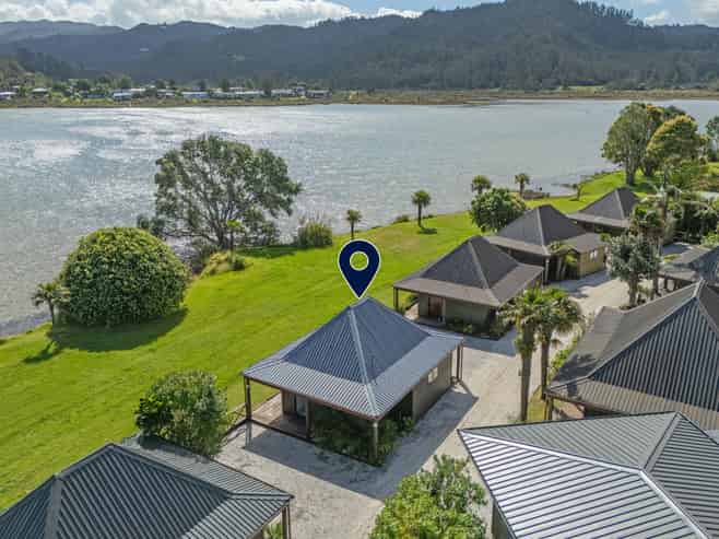 8/223 Main Road, Tairua