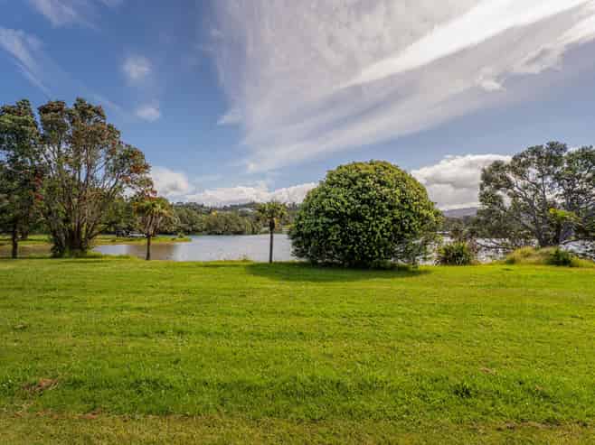 8/223 Main Road, Tairua