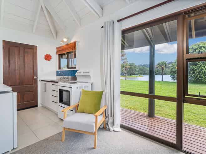 8/223 Main Road, Tairua