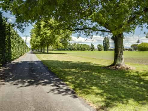 Lochiel - 105 Longlands Road West, Longlands