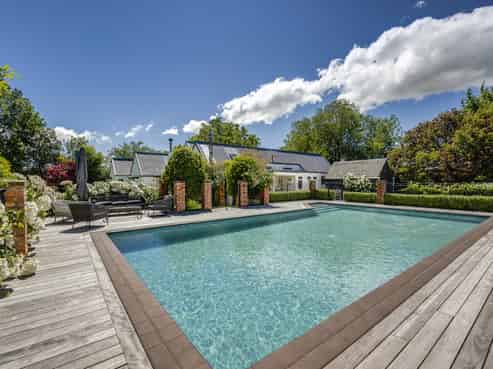 Lochiel - 105 Longlands Road West, Longlands