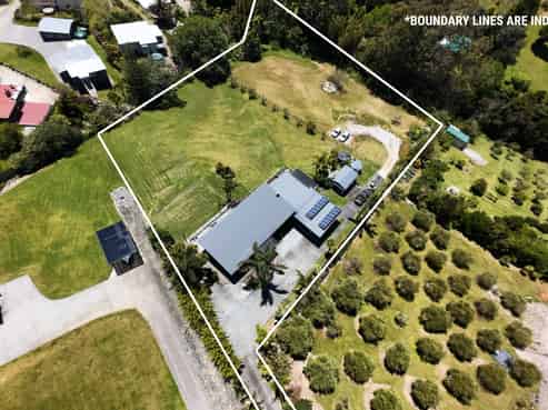 8 Ocean View Road, Cable Bay