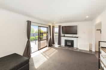 208 Mairehau Road, Burwood