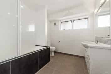 8 Vari Place, Bayview