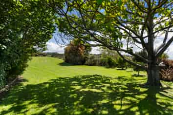 443 Lees Gully Road, Pollok