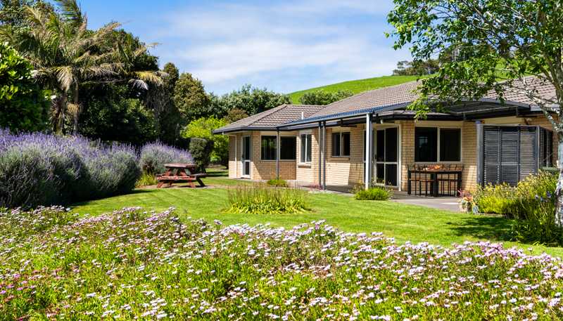 443 Lees Gully Road, Pollok
