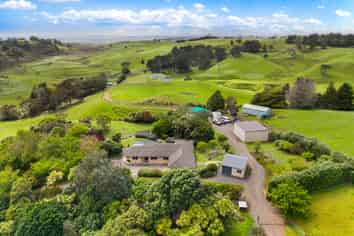 443 Lees Gully Road, Pollok