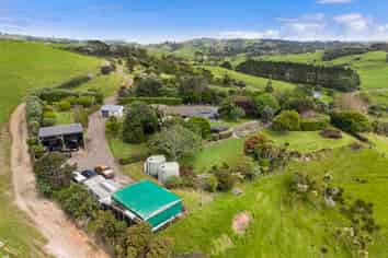 443 Lees Gully Road, Pollok