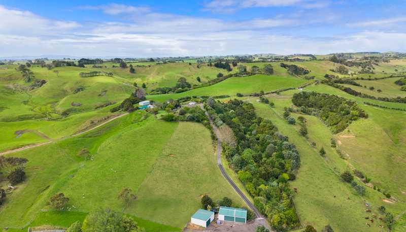 443 Lees Gully Road, Pollok