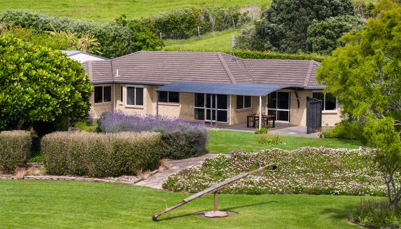 443 Lees Gully Road, Pollok