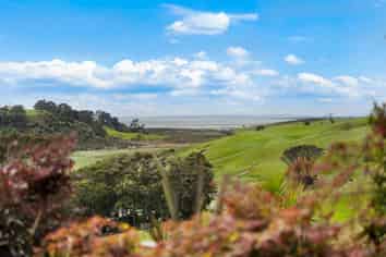 443 Lees Gully Road, Pollok