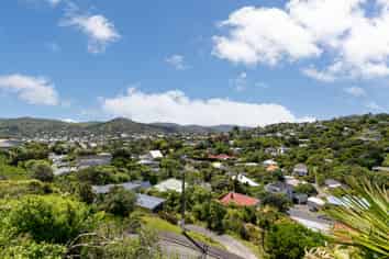 1/17 Wrights Hill Road, Karori