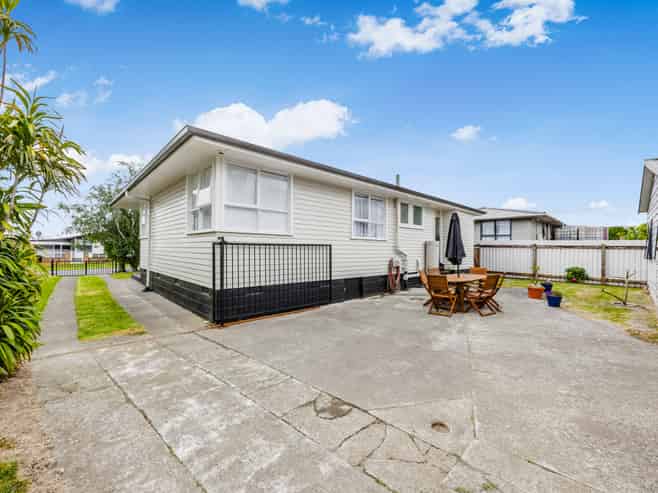 22 Wayne Drive, Mangere