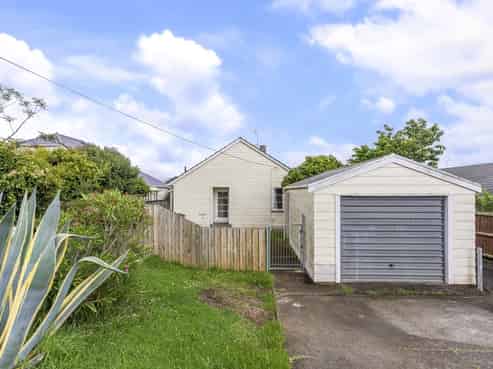 1/15 Otakau Road, Milford