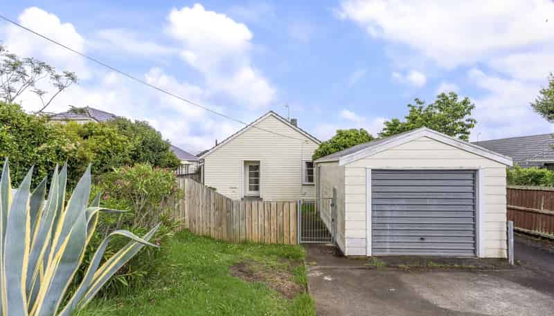 1/15 Otakau Road, Milford