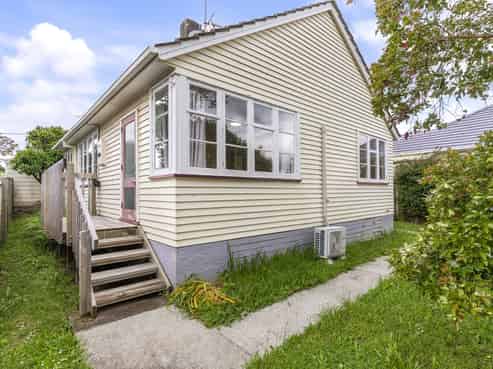 1/15 Otakau Road, Milford