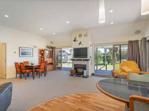 124 Goldfields Drive, Matarangi