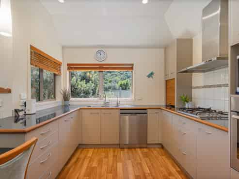 124 Goldfields Drive, Matarangi