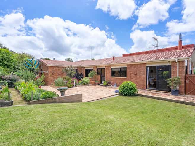 5 Marina View Drive, West Harbour