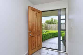 137 Kotuku Crescent, WOOLSTON