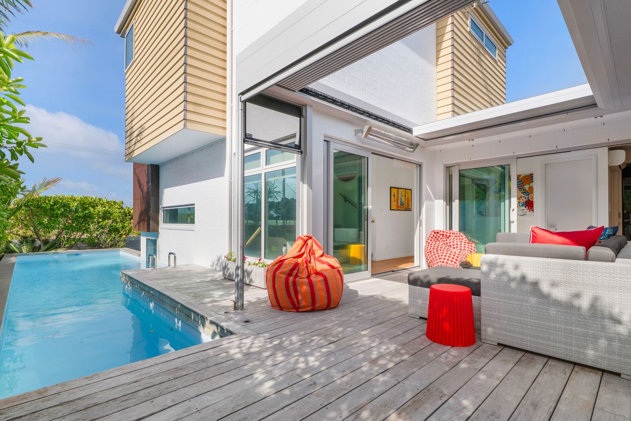 Owners Ready to Sell – Award-Winning Architectural Home - Widok 2