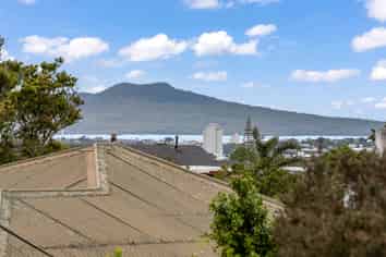 463 Glenfield Road, Glenfield