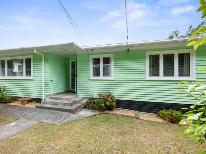 117H Seaview Road, Westown