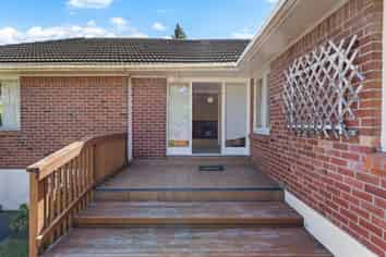 87 Hill Road, Hill Park