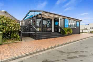 Retail/kitchen space for lease 