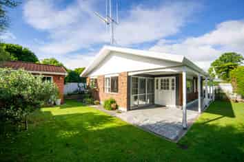 950A River Road, Queenwood