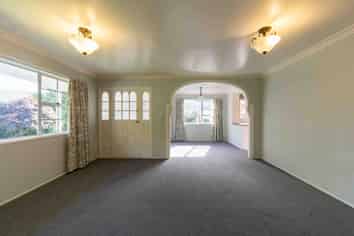 950A River Road, Queenwood