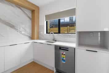 16c Balgowan Terrace, Conifer Grove