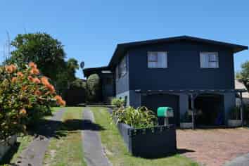 8 ORourke Pl, Otaki Beach