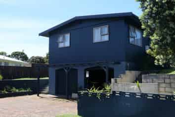 8 ORourke Pl, Otaki Beach