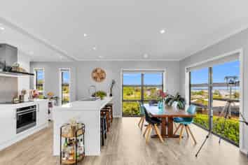 10 Glenbrae Street, Atawhai