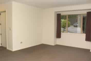 8 Hector Close, Kingston