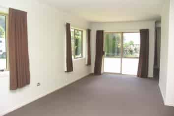 8 Hector Close, Kingston