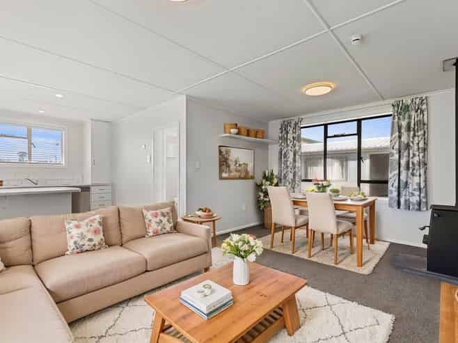 2 Pukehina Parade, Pukehina