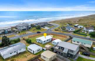 2 Pukehina Parade, Pukehina