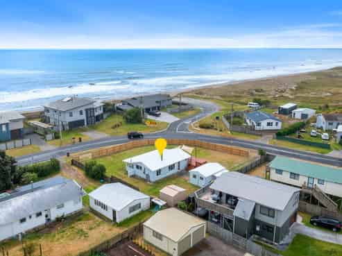 2 Pukehina Parade, Pukehina