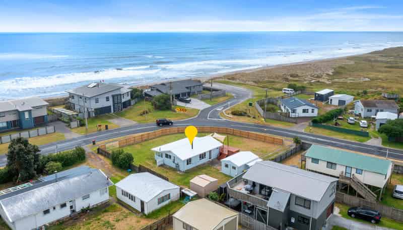 2 Pukehina Parade, Pukehina