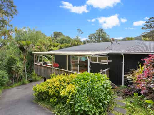 37 Upland Road, Huia